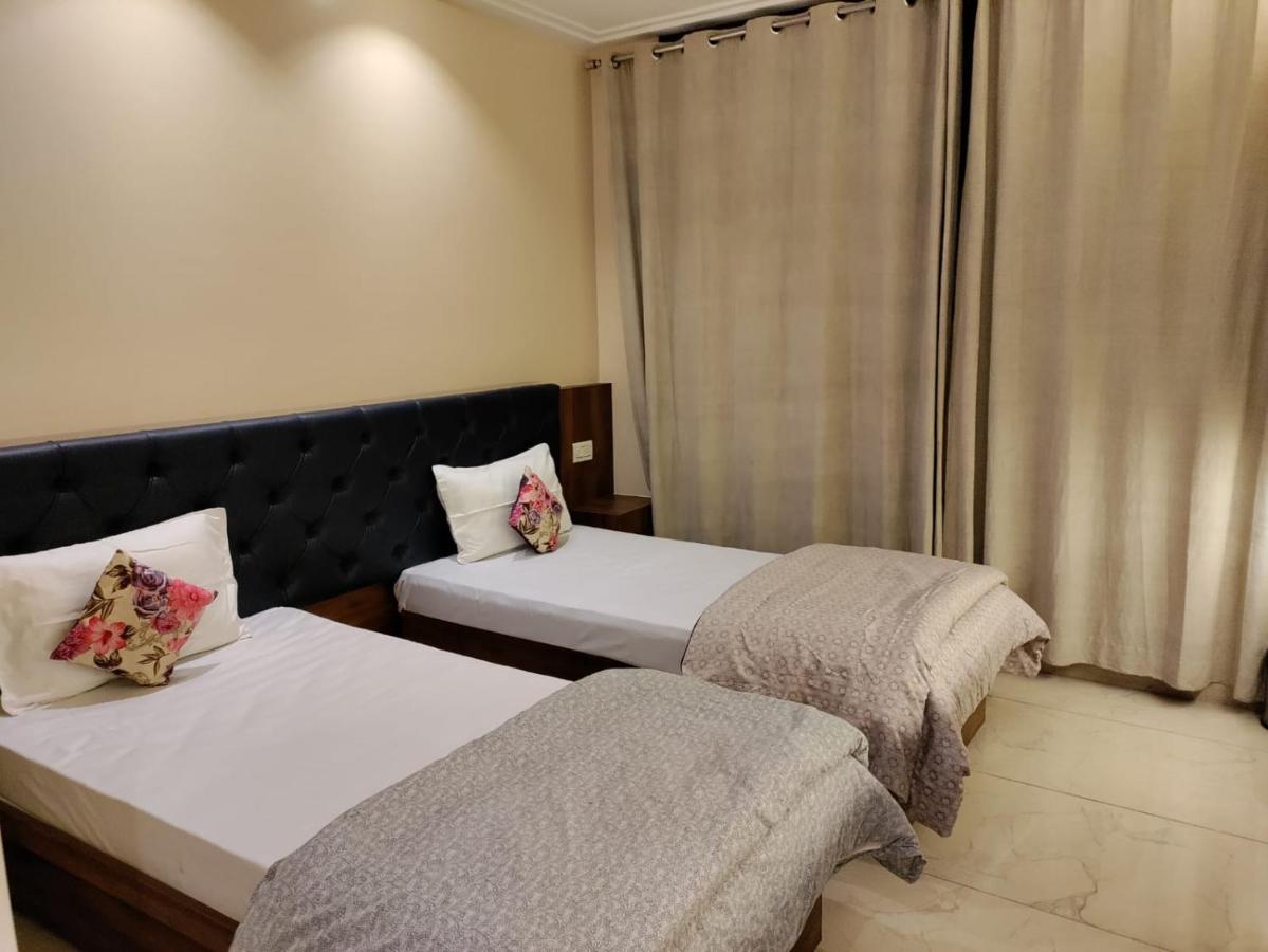 Hotel Luxuria 루드히아나 외부 사진