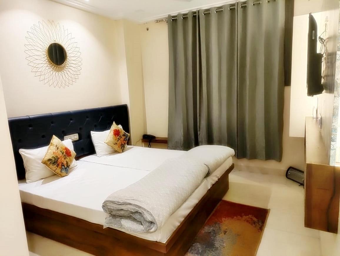 Hotel Luxuria 루드히아나 외부 사진